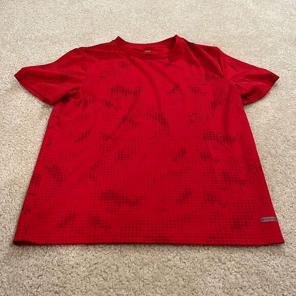 SIZE LARGE TEK GEAR KIDS RED SHIRT - Picture 1 of 8